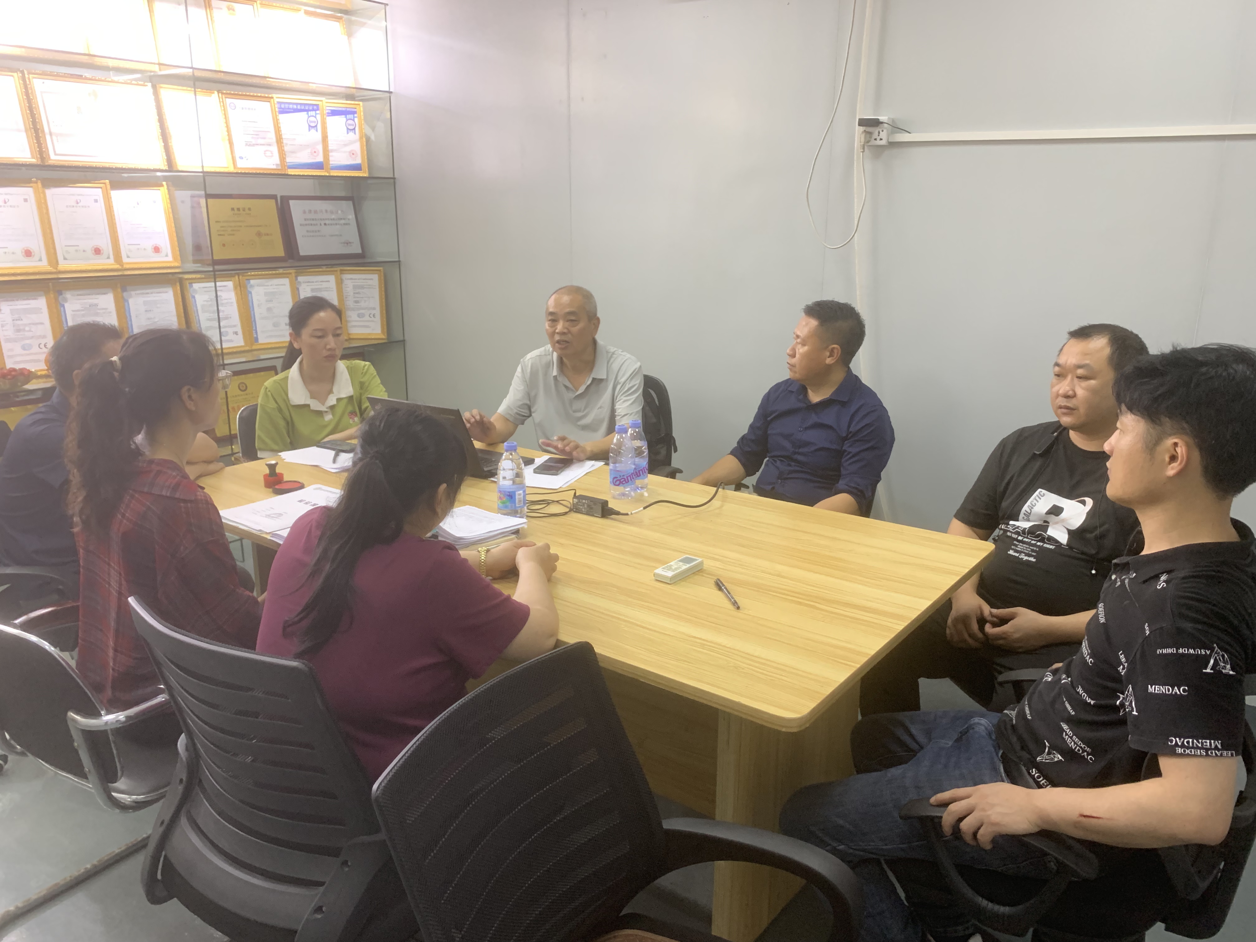 ​품질 방어선 강화 및 기술 업그레이드 강화 - Shenzhen Xinhongda Electric Heating Technology Co., Ltd.에서 내부 품질 교육 실시